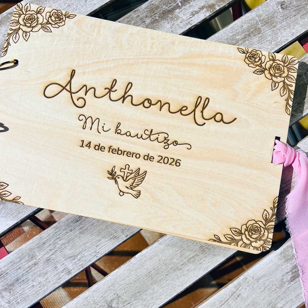 Libro de firmas bautizo personalizado portada madera grabada con nombre y fecha