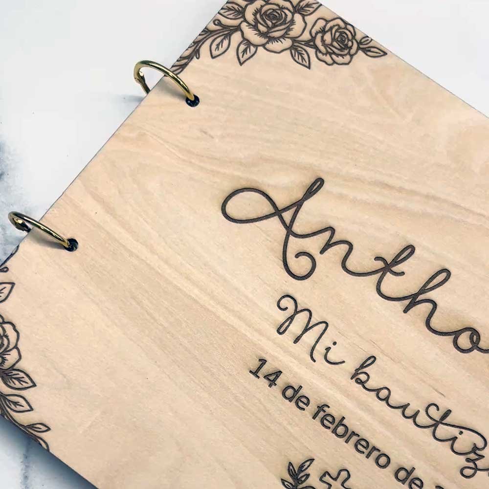 Libro de firmas bautizo personalizado portada madera grabada con nombre y fecha
