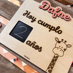 Cartel de cumpleaños personalizado en madera — diseño con nombre y edad