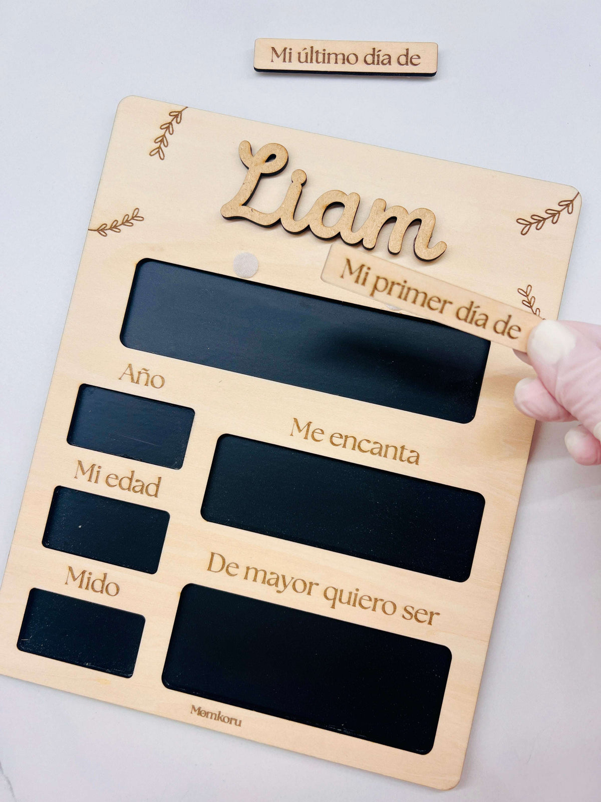 Cartel primer día de cole personalizado con nombre Liam y pieza Mi primer día de colocada