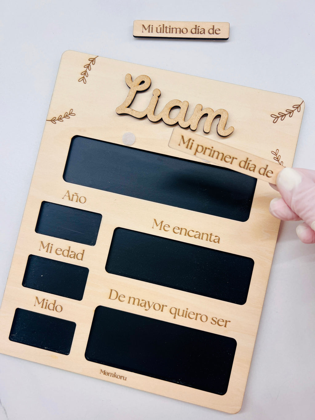 Cartel primer día de cole personalizado con nombre Liam y pieza Mi primer día de colocada