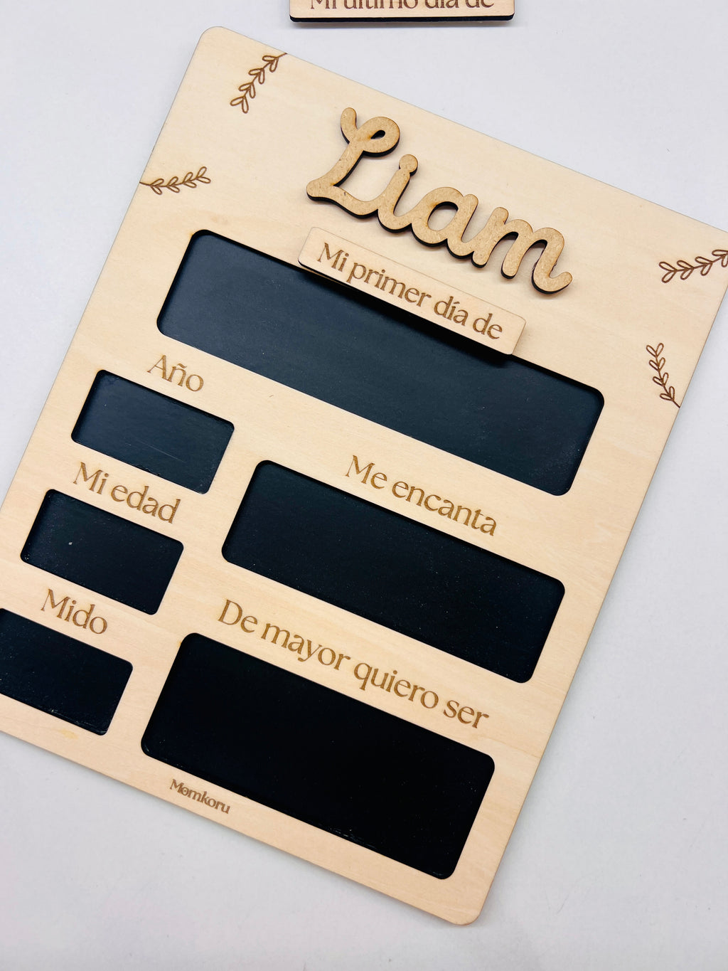 Letrero intercambiable primer y último día de cole en madera - detalle de las dos piezas incluidas