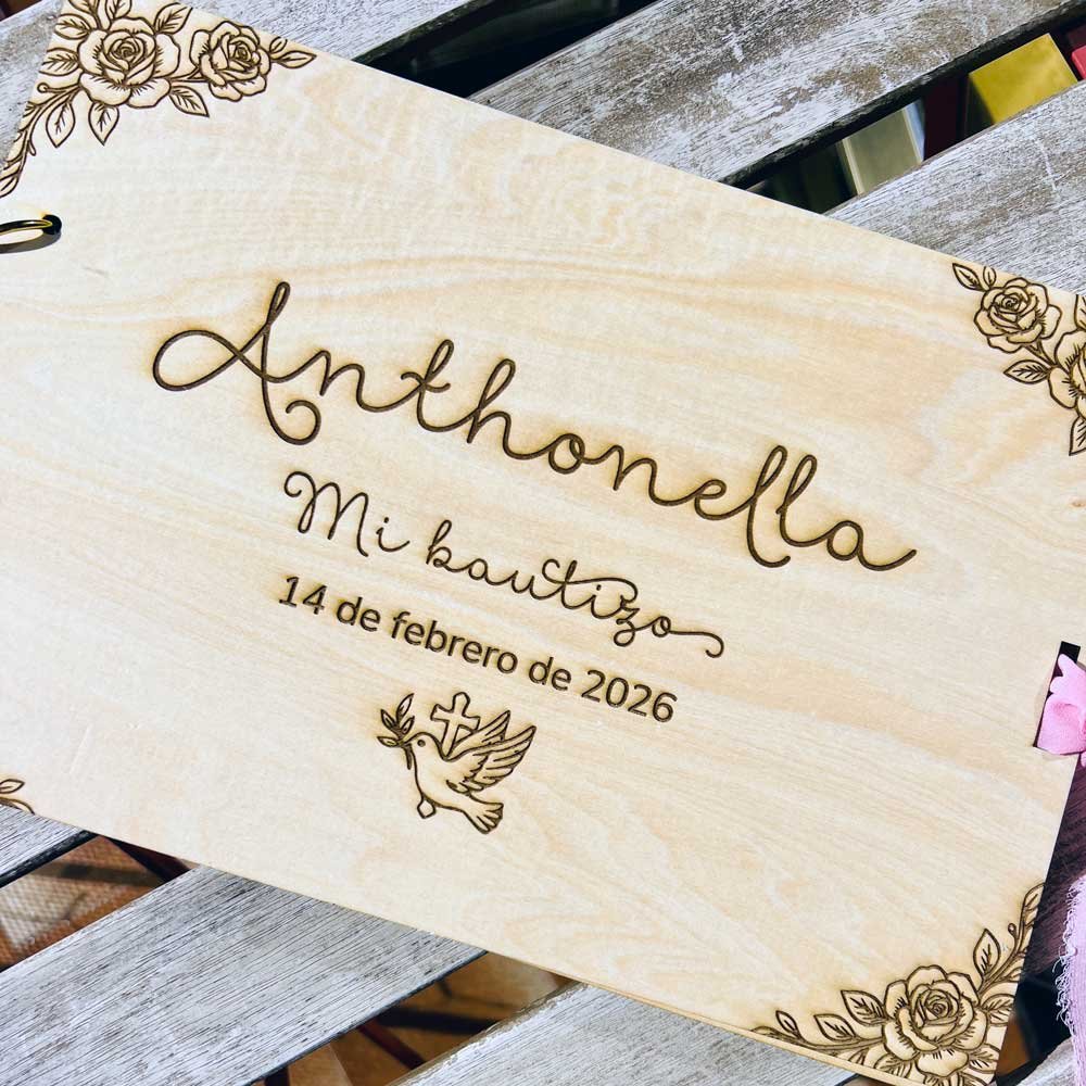 Libro de firmas bautizo personalizado portada madera grabada con nombre y fecha