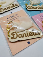 Llavero personalizado madera con cinta de seda packaging tarjeta agradecimiento