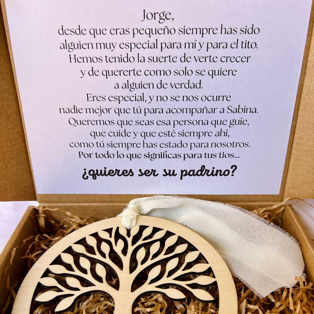 dedicatoria personalizada en cajita sorpresa para padrino de sabina