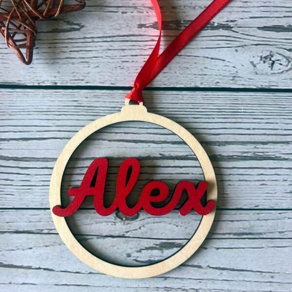 bola de navidad con nombre en relieve rojo, bolas de navidad originales