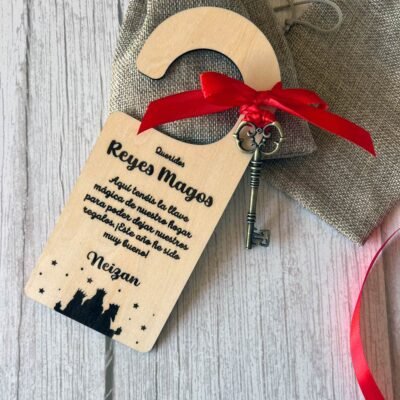 llave magica reyes magos con lazo rojo y grabado personalizado 2