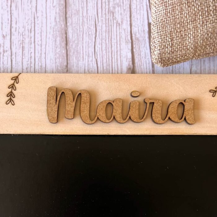 nombre maira en pizarra personalizada